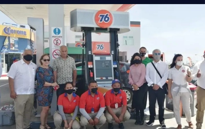 Inauguran primera estación de gasolina 76 en Rosarito